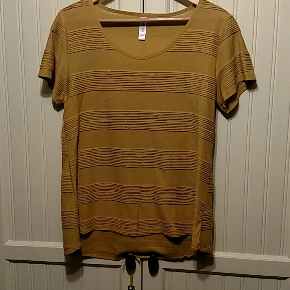 LuLaRoe Classic T